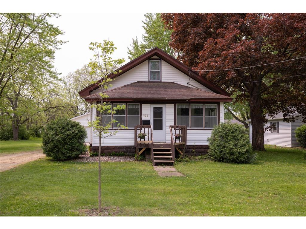 911 6th Street W, Wabasha, MN, 55981 MLS 6377481 Edina Realty