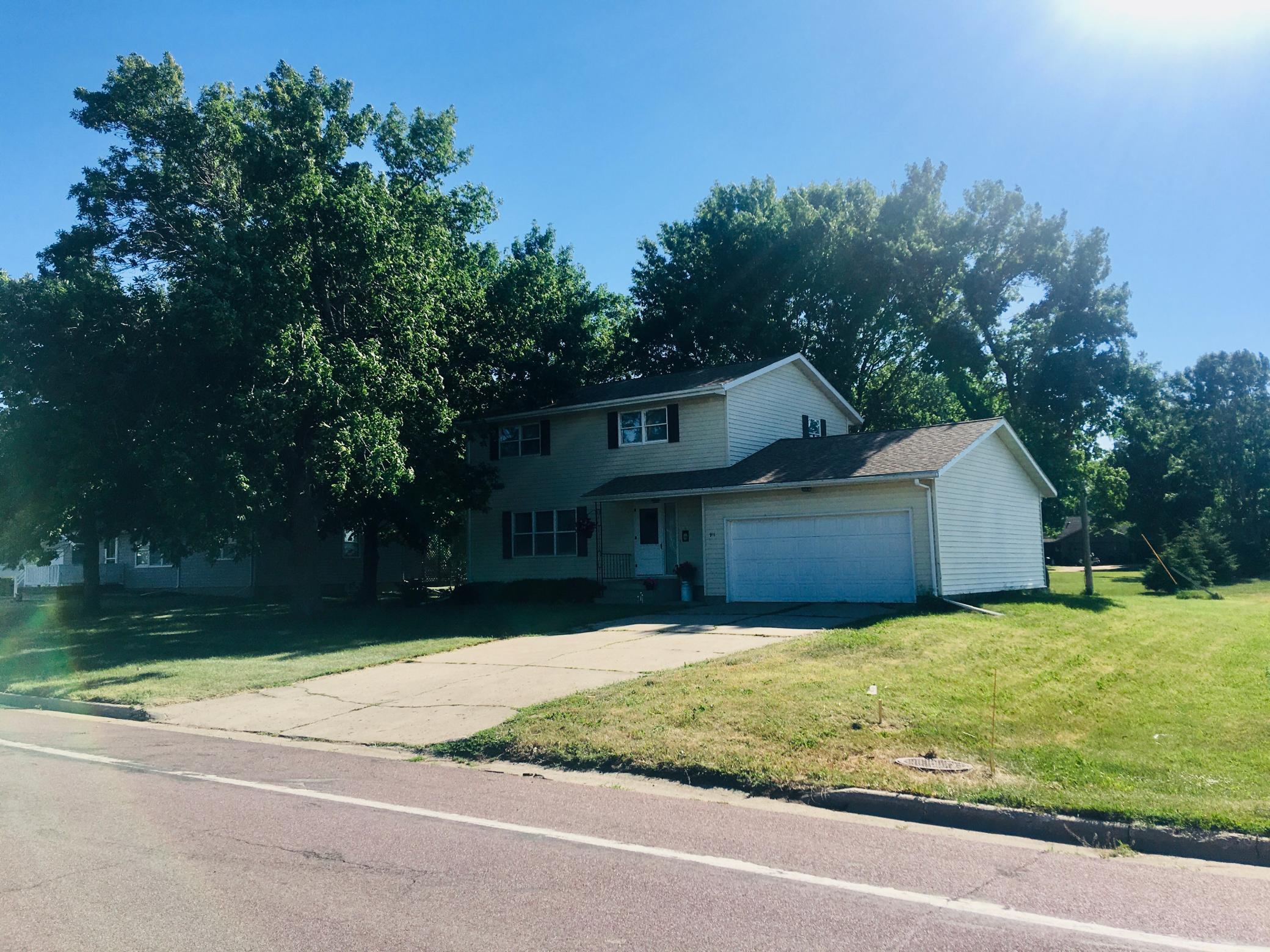 911 Center Street, Tracy, MN, 56175 MLS 7111332 Edina Realty