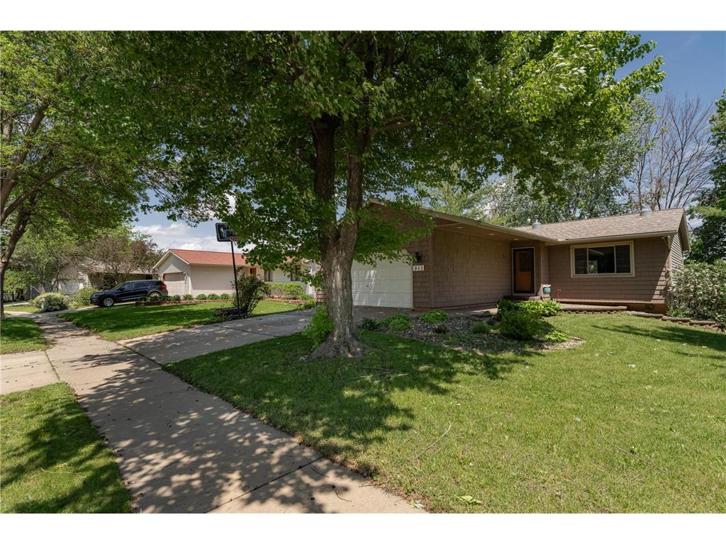 911 Chalet Drive NW Rochester MN 55901 6536998 image1