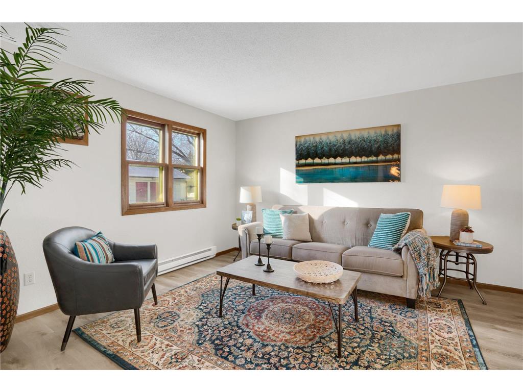 911 Marion Street Saint Paul MN 55117 6331442 image1