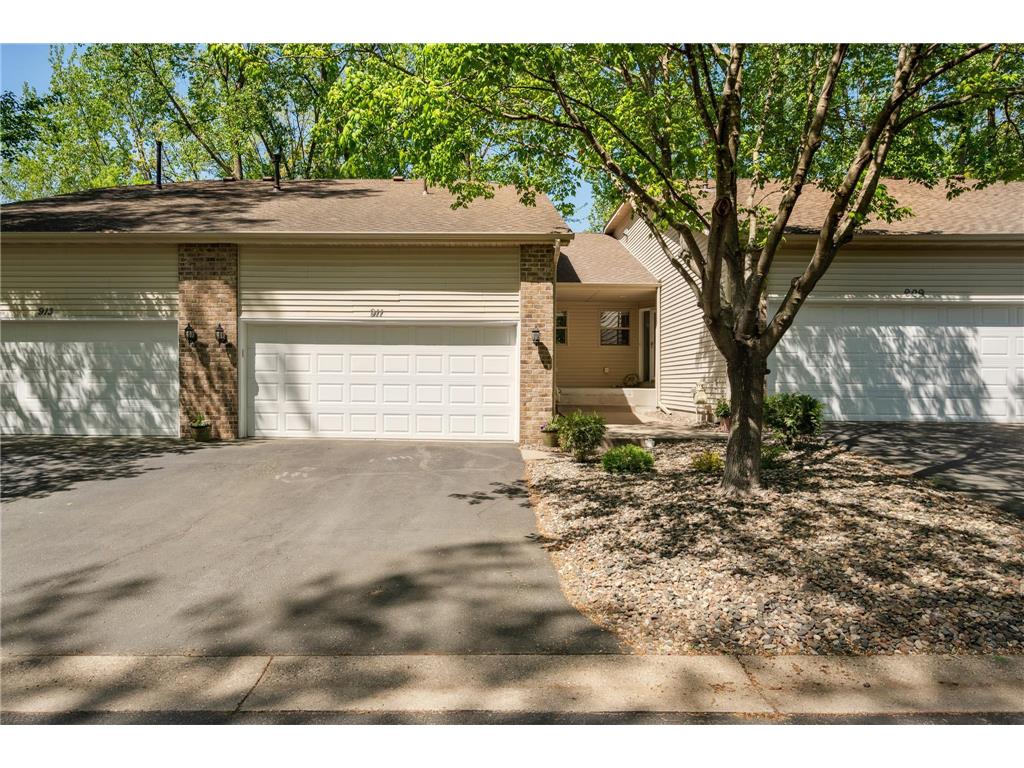 911 Oakwood Heights Circle #2 Eagan MN 55123 6699786 image1