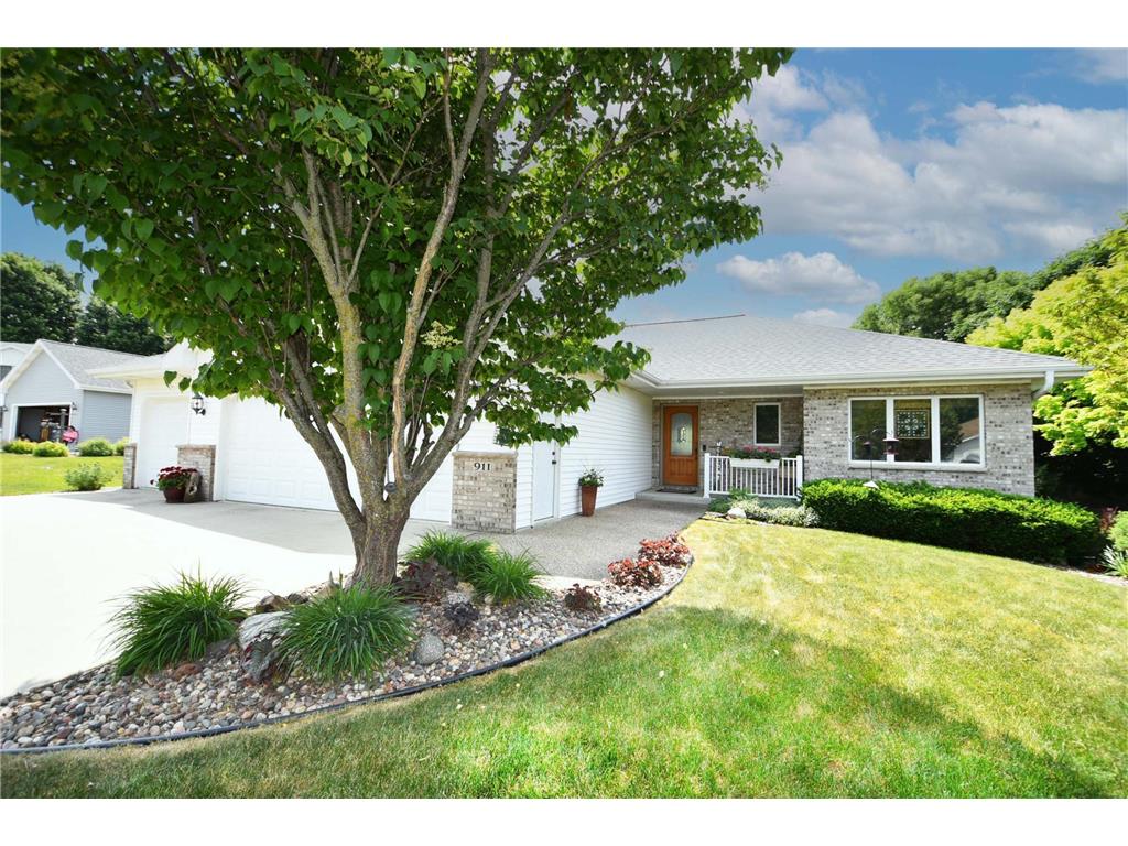 911 Pine Court NE Pine Island MN 55963 6384580 image1