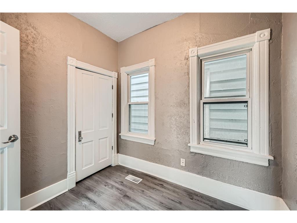 911 Sims Avenue Saint Paul MN 55106 6755165 image15