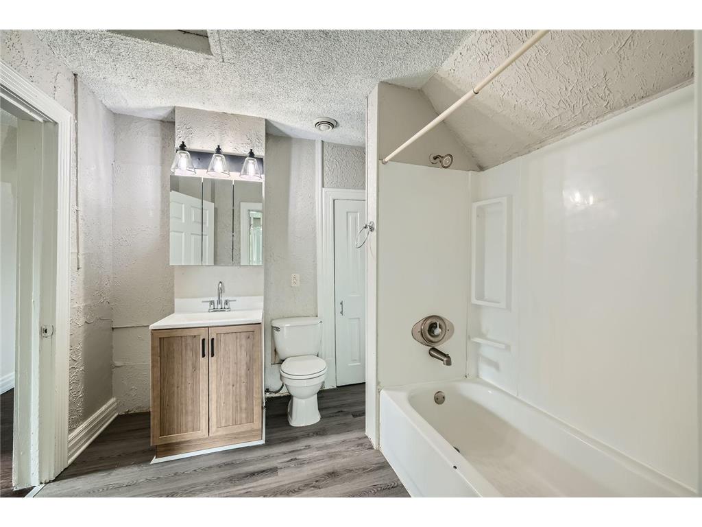 911 Sims Avenue Saint Paul MN 55106 6755165 image19