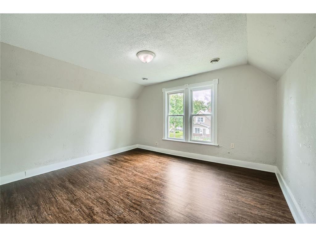 911 Sims Avenue Saint Paul MN 55106 7009830 image24