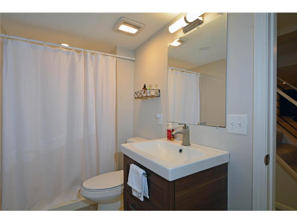 911 Sunnyview Lane Minnetonka MN 55305 7035512 image21