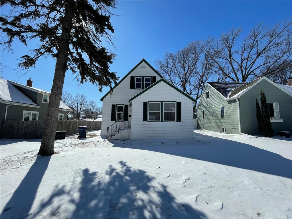 911 W Cavour Avenue Fergus Falls MN 56537 7044244 image1