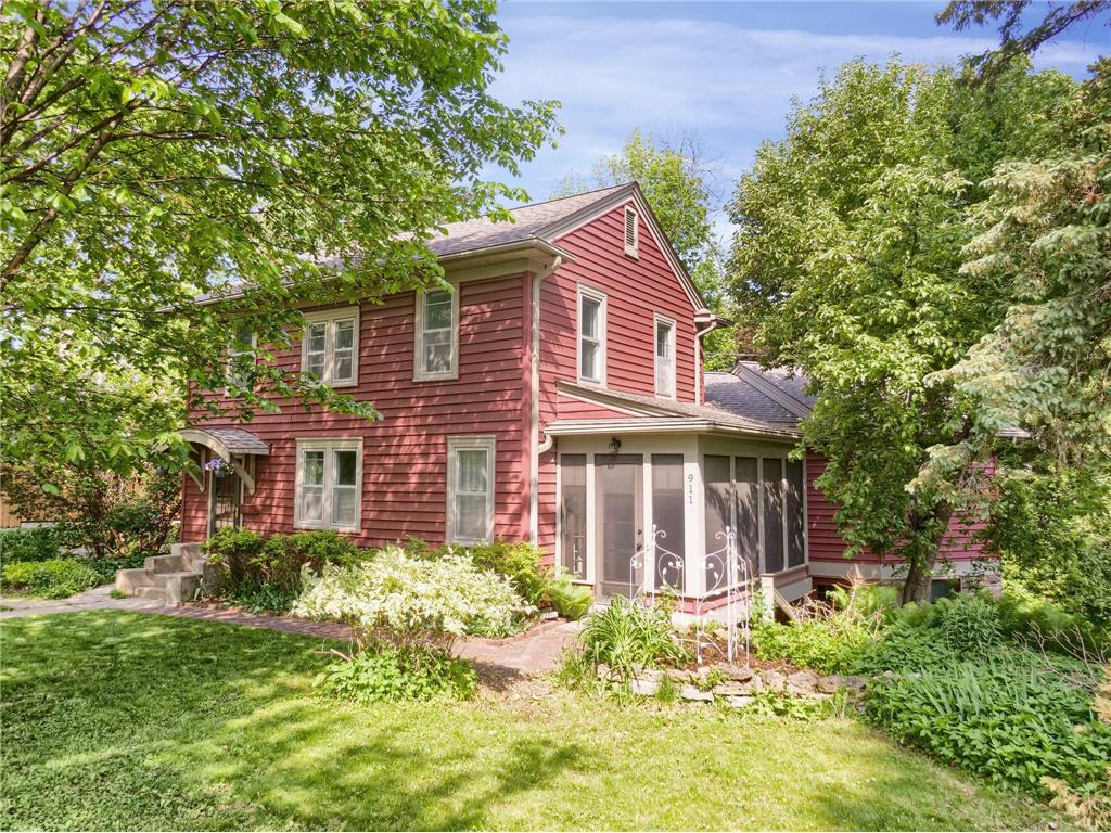 911 W Wheelock Parkway Saint Paul MN 55117 6345727 image1