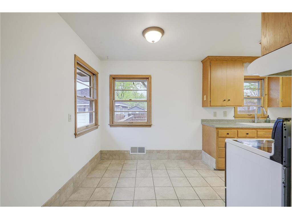 9112 Dupont Avenue S Bloomington MN 55420 7064144 image5
