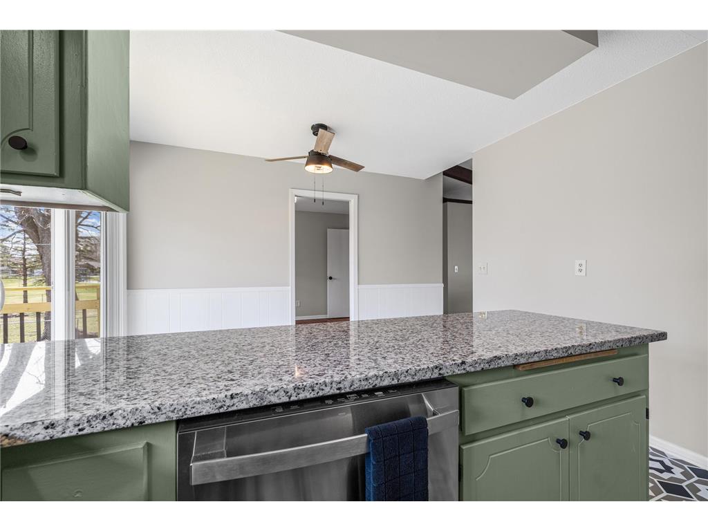 9117 31st Avenue N New Hope MN 55427 7033155 image19