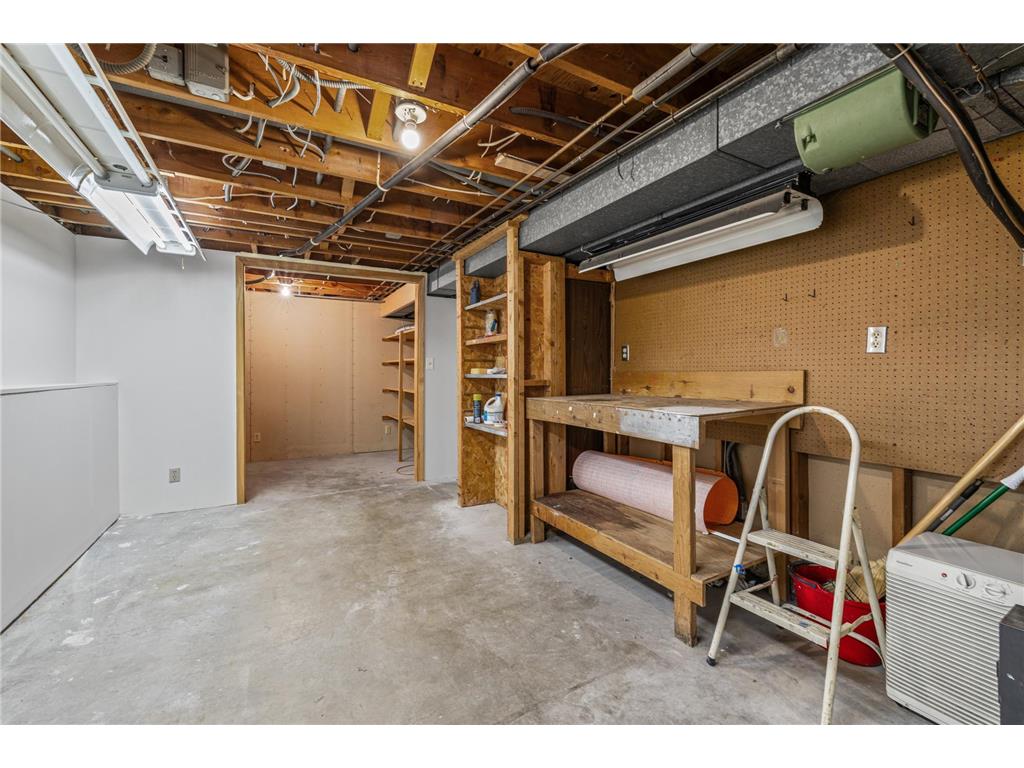 9117 31st Avenue N New Hope MN 55427 7033155 image39
