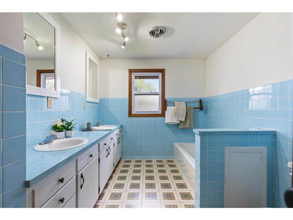 912 10th Street Gaylord MN 55334 7099400 image22