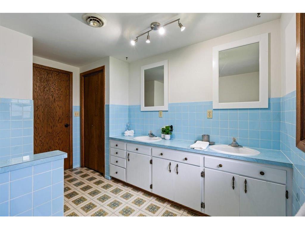 912 10th Street Gaylord MN 55334 7099400 image23