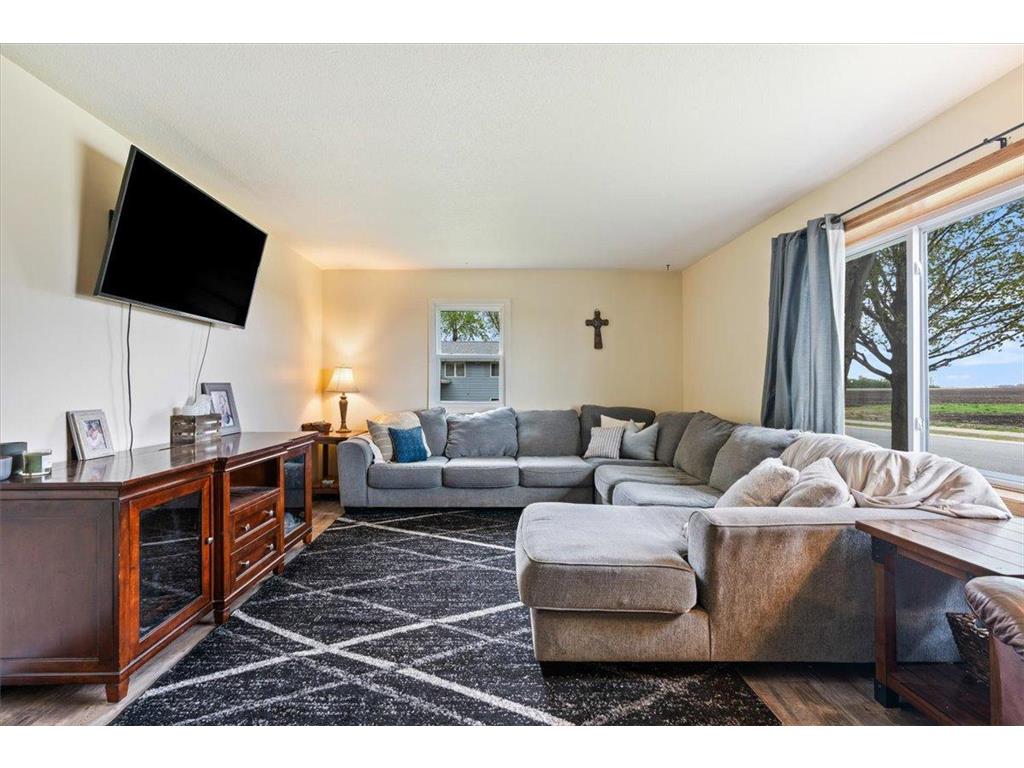 912 10th Street Gaylord MN 55334 7099400 image3