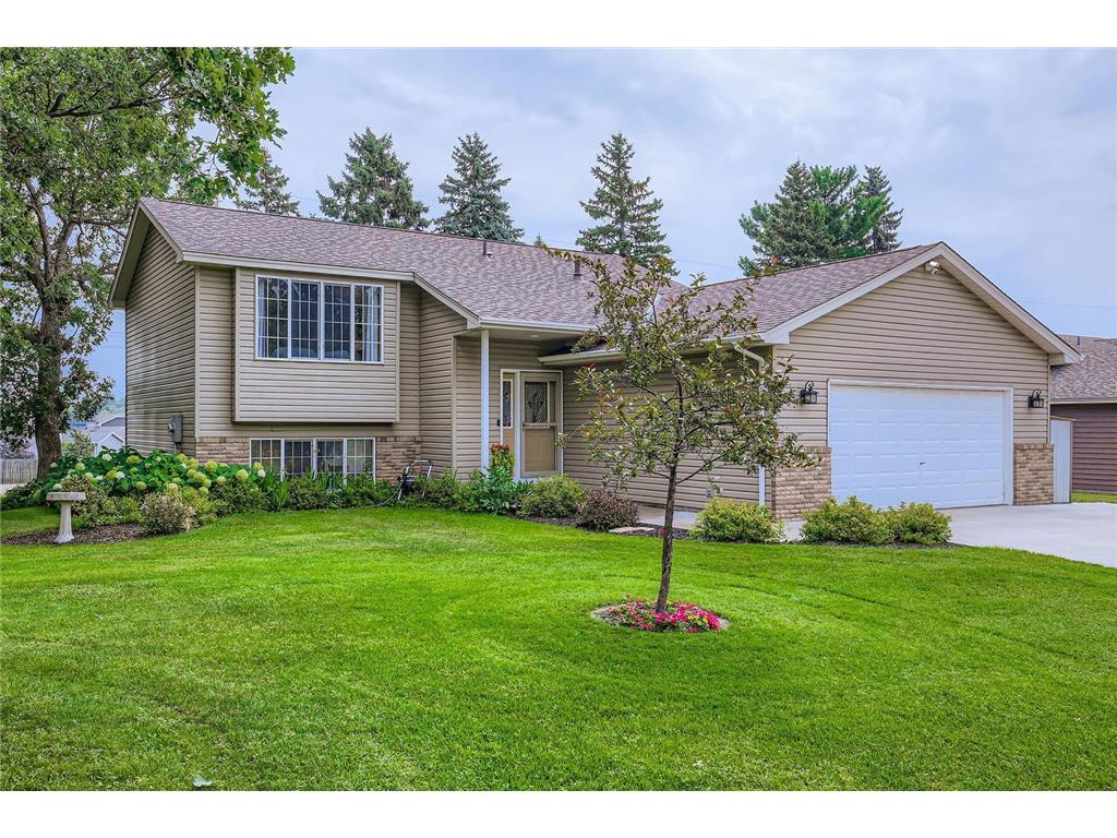 912 11th Avenue SW Isanti MN 55040 6772888 image1