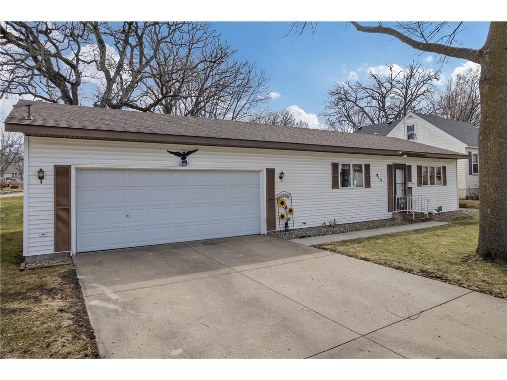 912 2nd St NW Waseca MN 56093 7047339 image1