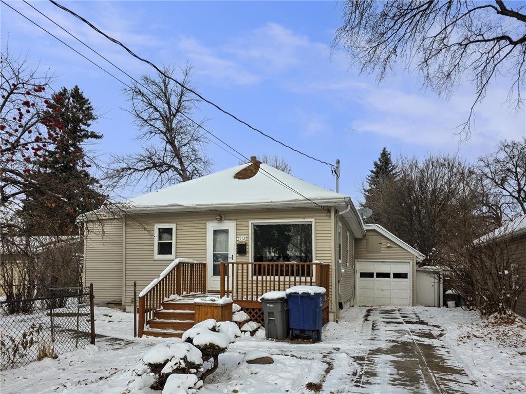 912 3rd Avenue N Moorhead MN 56560 7005847 image1