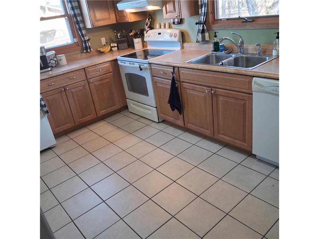 912 3rd Street NE Roseau MN 56751 7053031 image5