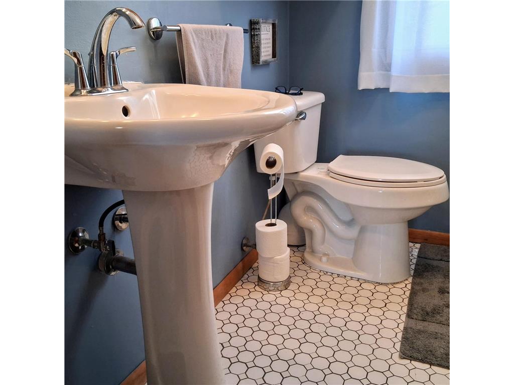 912 3rd Street NE Roseau MN 56751 7053031 image8
