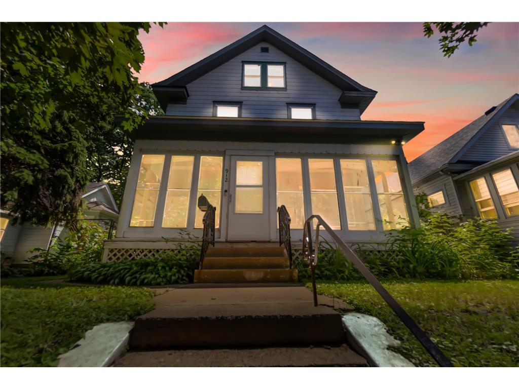 912 4th Street E Saint Paul MN 55106 6561338 image1