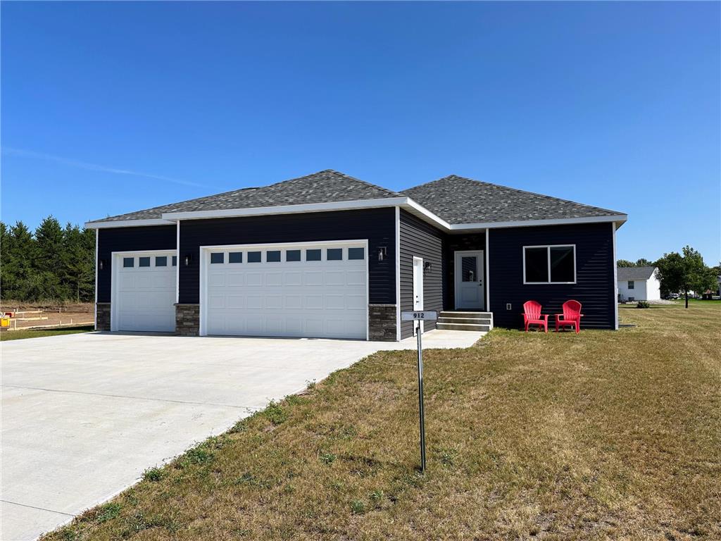 912 7th Avenue NW Perham MN 56573 6507475 image1