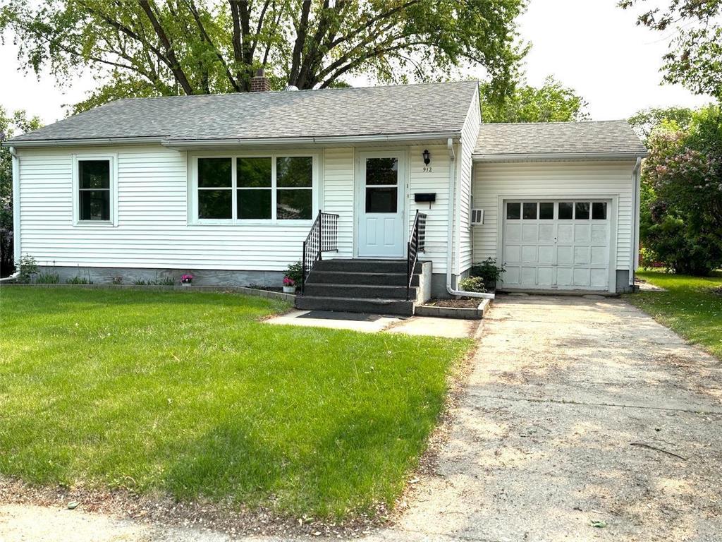 912 Arnold Avenue N Thief River Falls MN 56701 6730851 image1