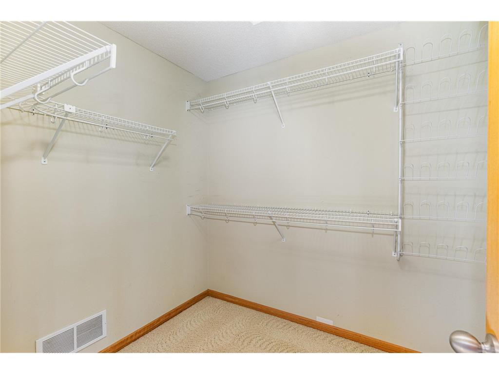 912 Aurora Circle Red Wing MN 55066 6822651 image17