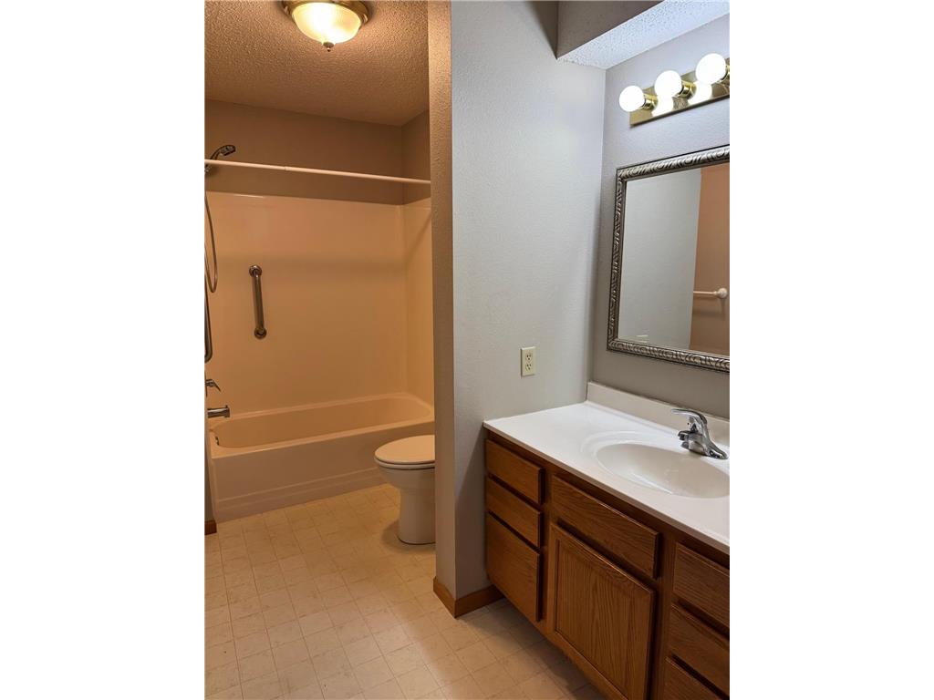 912 Hawthorne Street #106 Alexandria MN 56308 7064655 image15