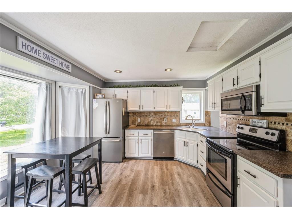 9121 Loch Lomond Boulevard Brooklyn Park MN 55443 6796474 image1