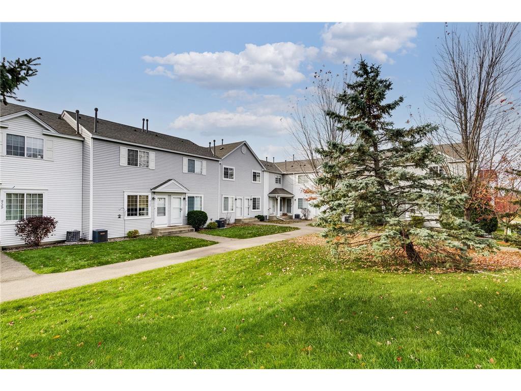 9121 Scarlet Globe Drive Eden Prairie MN 55347 6814938 image1