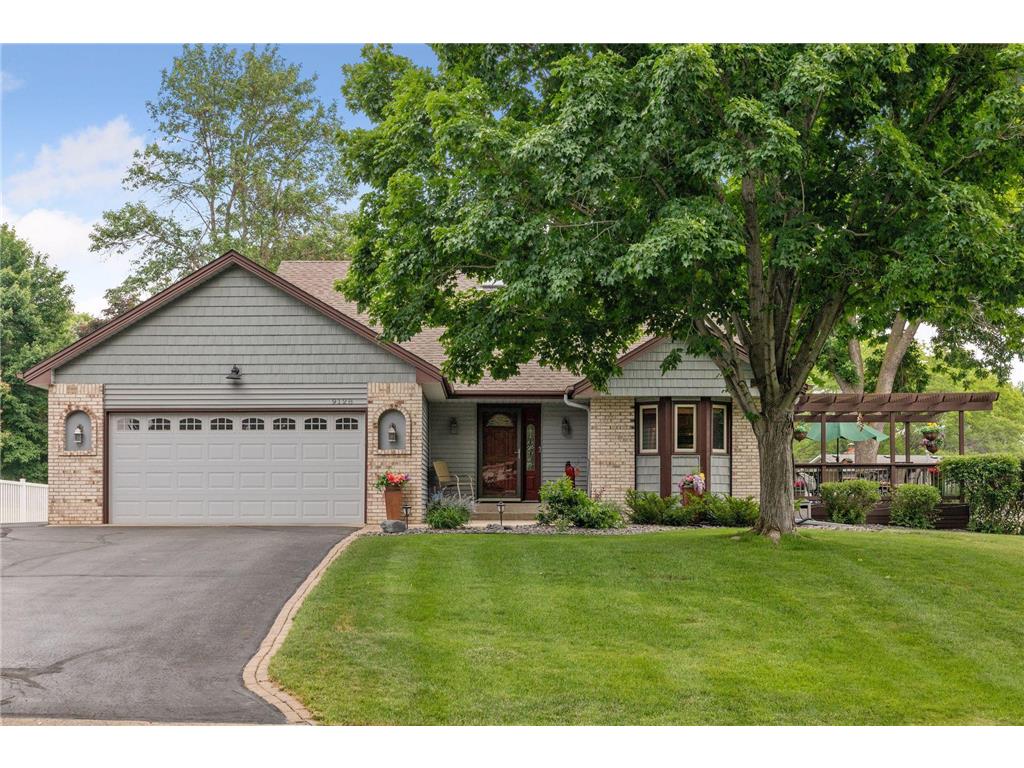 9128 Kingsview Lane N, Maple Grove, MN, 55369 MLS 6380088 Edina Realty