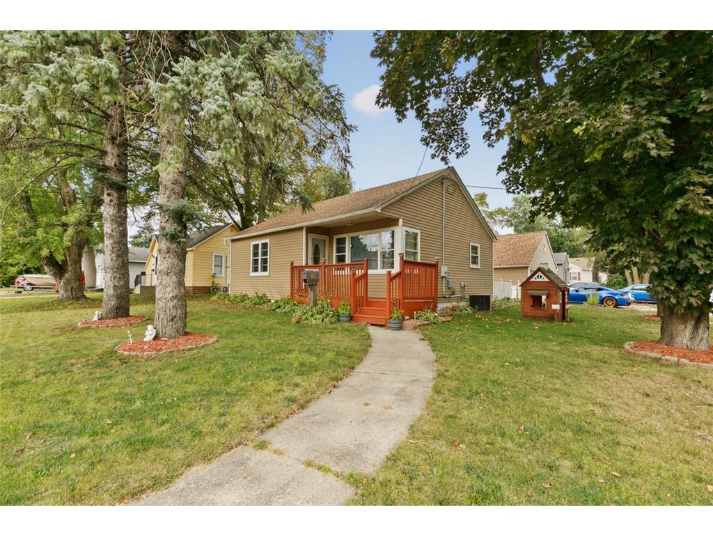 913 5th Street SE Waseca MN 56093 6642921 image1