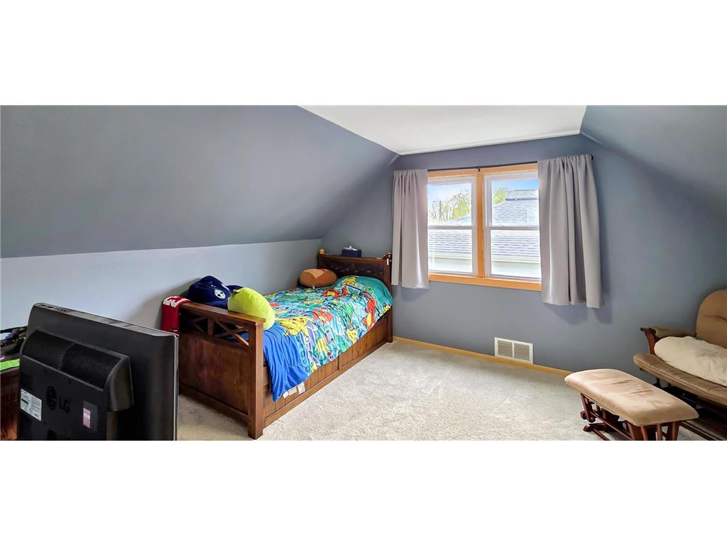 913 E Elm Street Redwood Falls MN 56283 7073818 image14