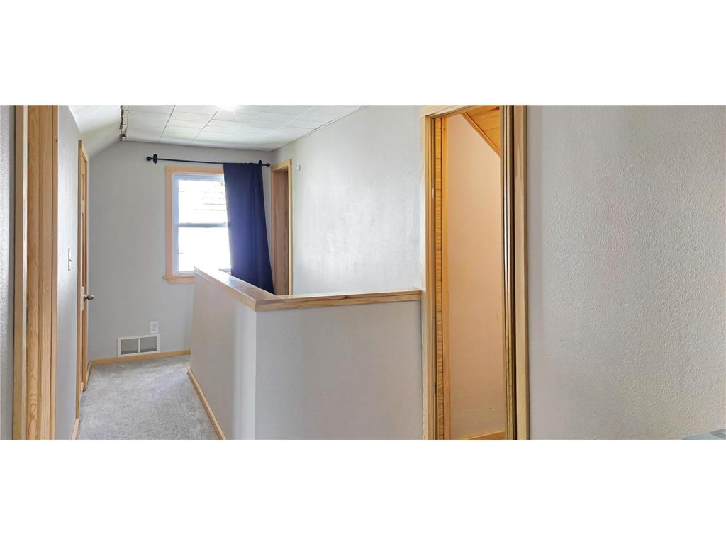 913 E Elm Street Redwood Falls MN 56283 7073818 image16