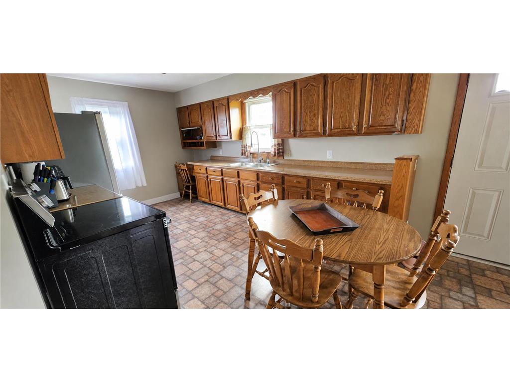 913 E Elm Street Redwood Falls MN 56283 7073818 image2