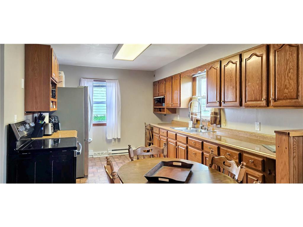 913 E Elm Street Redwood Falls MN 56283 7073818 image4