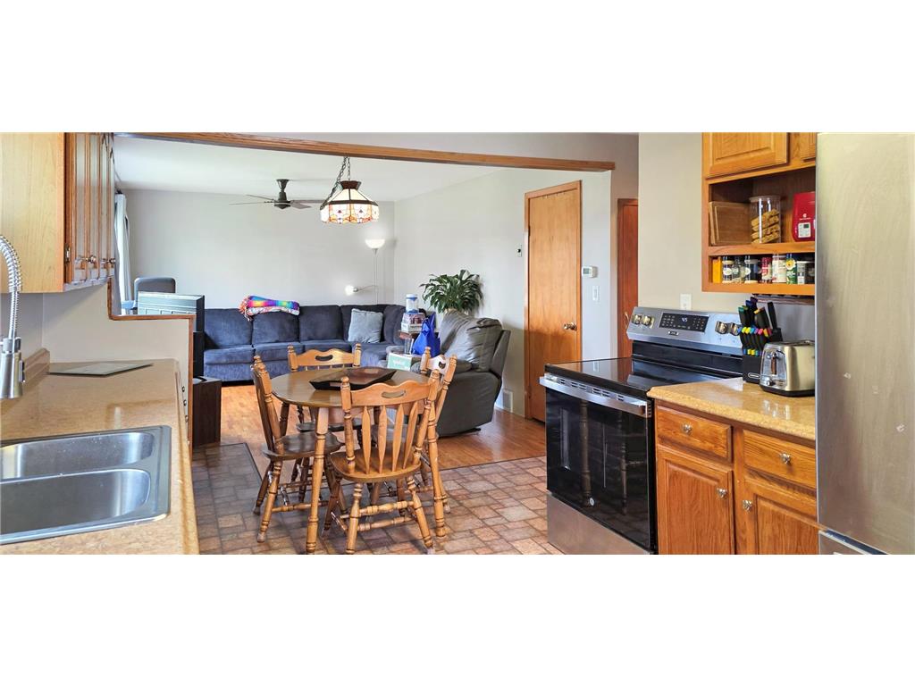 913 E Elm Street Redwood Falls MN 56283 7073818 image5