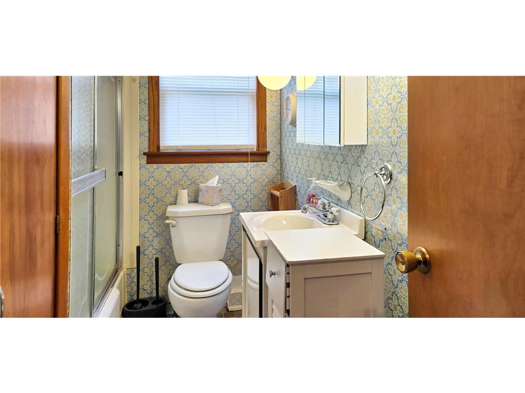 913 E Elm Street Redwood Falls MN 56283 7073818 image9