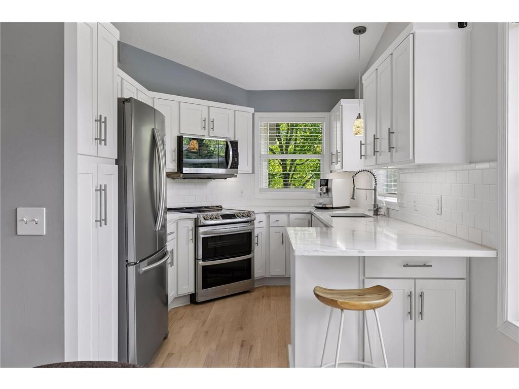 913 Oakwood Heights Circle Eagan MN 55123 7078992 image6
