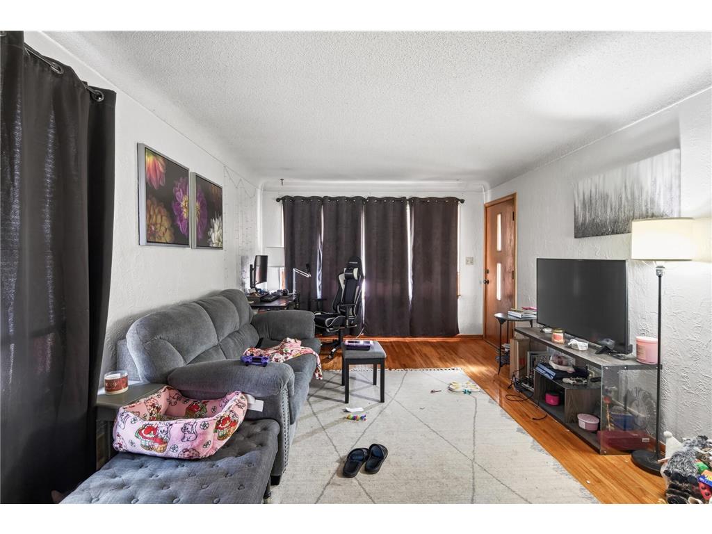 913 Russell Street Saint Paul MN 55106 7018980 image3
