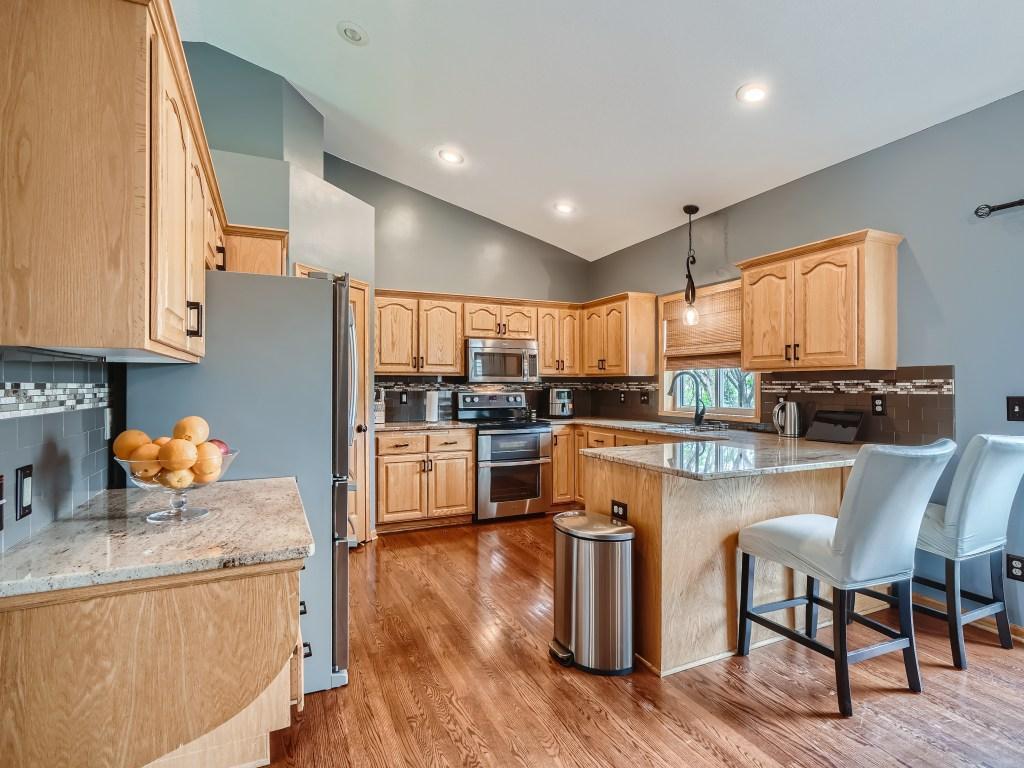 913 S Elm Street Belle Plaine MN 56011 6366477 image1