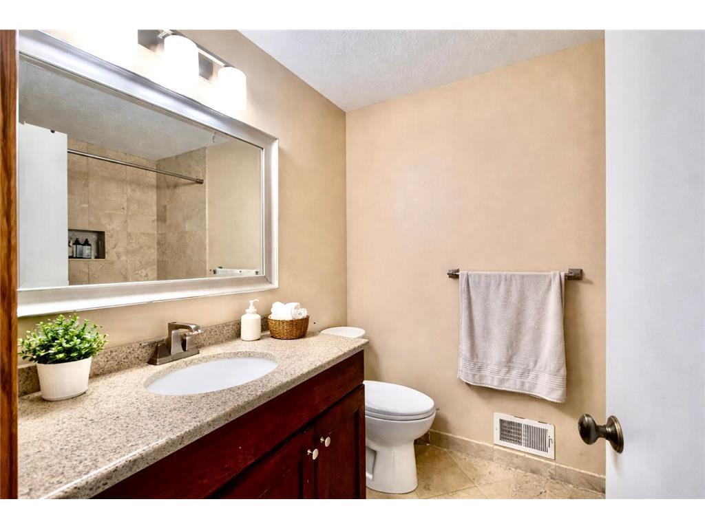 9130 Flyway Circle Eden Prairie MN 55347 - Neil 7049904 image18