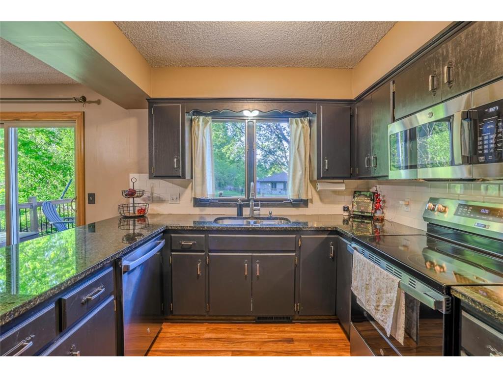 9135 36th Avenue N New Hope MN 55427 7072878 image10