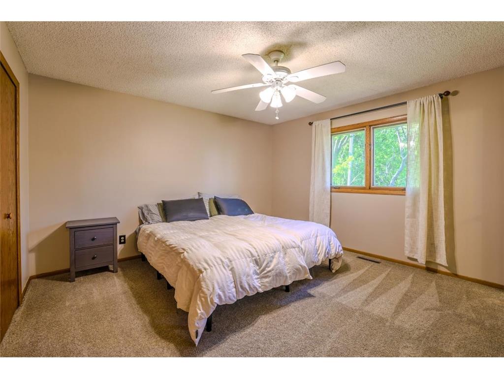 9135 36th Avenue N New Hope MN 55427 7072878 image22