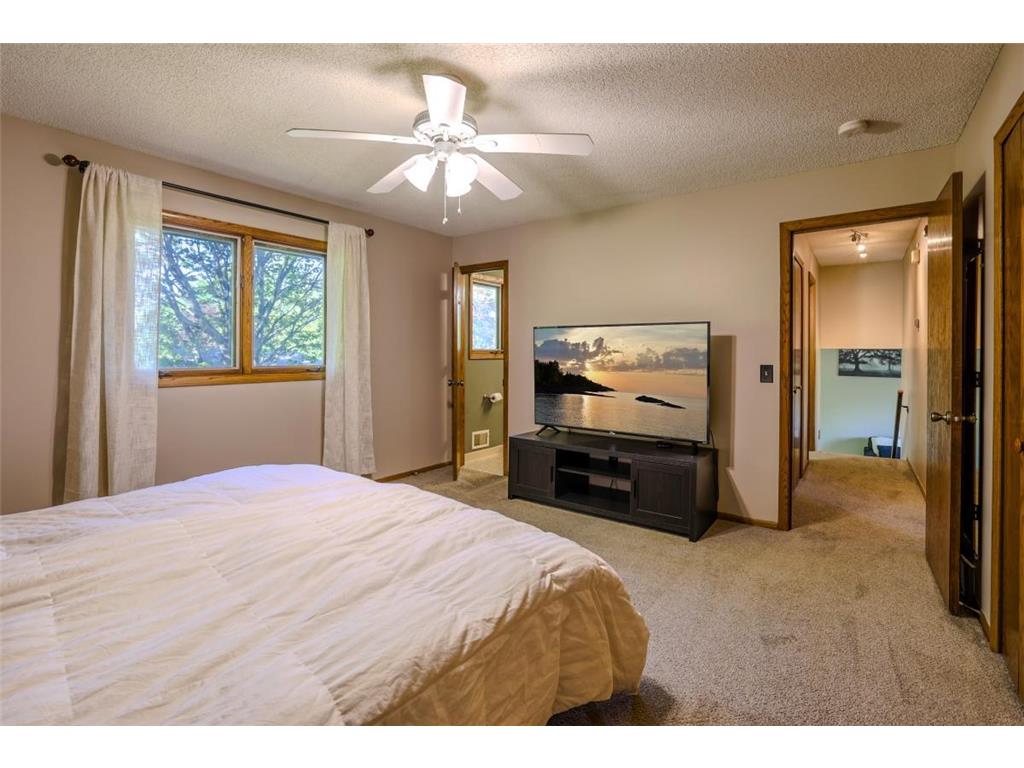 9135 36th Avenue N New Hope MN 55427 7072878 image23