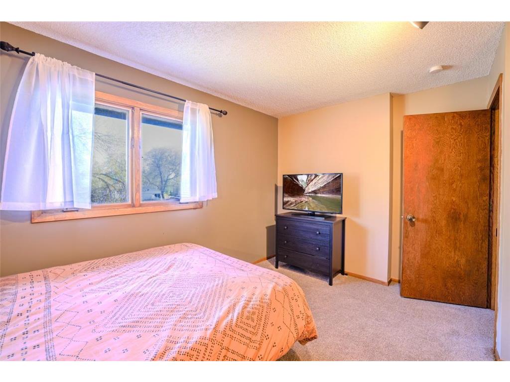 9135 36th Avenue N New Hope MN 55427 7072878 image33