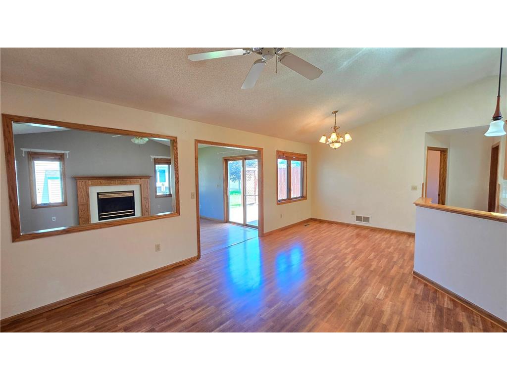 9136 Windsor Terrace Brooklyn Park MN 55443 6753170 image10