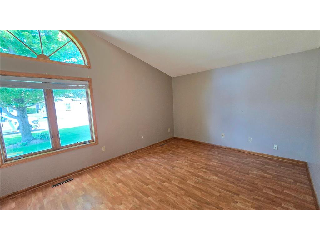 9136 Windsor Terrace Brooklyn Park MN 55443 6753170 image16