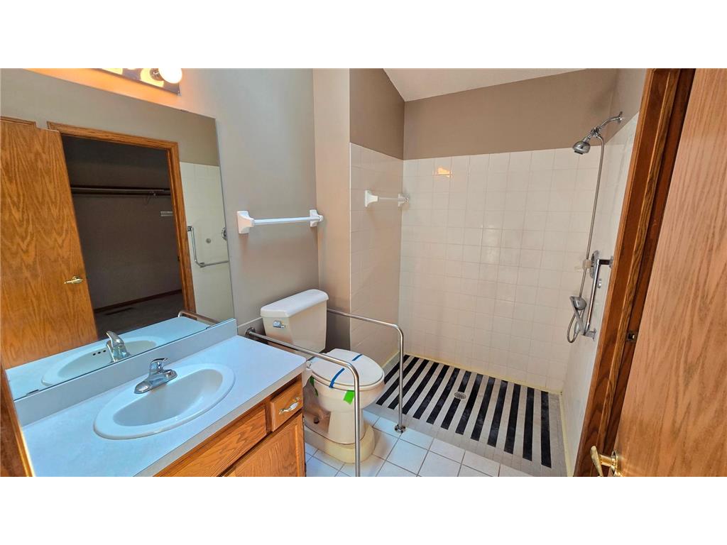 9136 Windsor Terrace Brooklyn Park MN 55443 6753170 image17