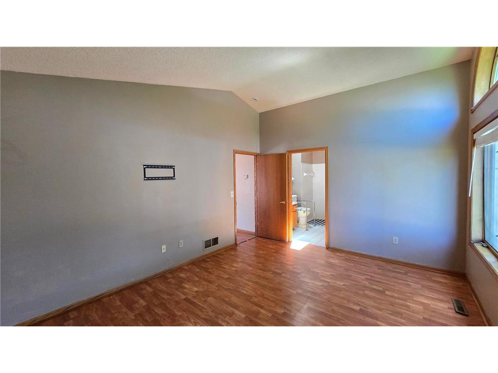 9136 Windsor Terrace Brooklyn Park MN 55443 6753170 image18